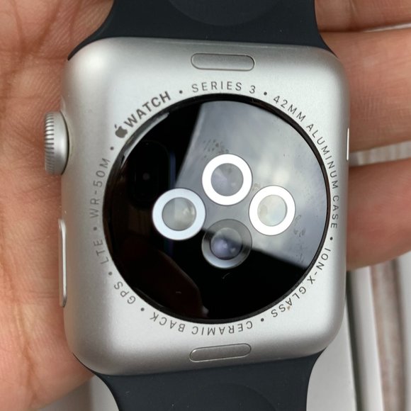 Apple Watch Series 3 42mm - Picture 8 of 11